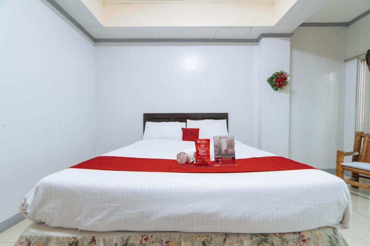 RedDoorz Plus @ Subic 2N2 Beach Resort Zambales Exterior foto
