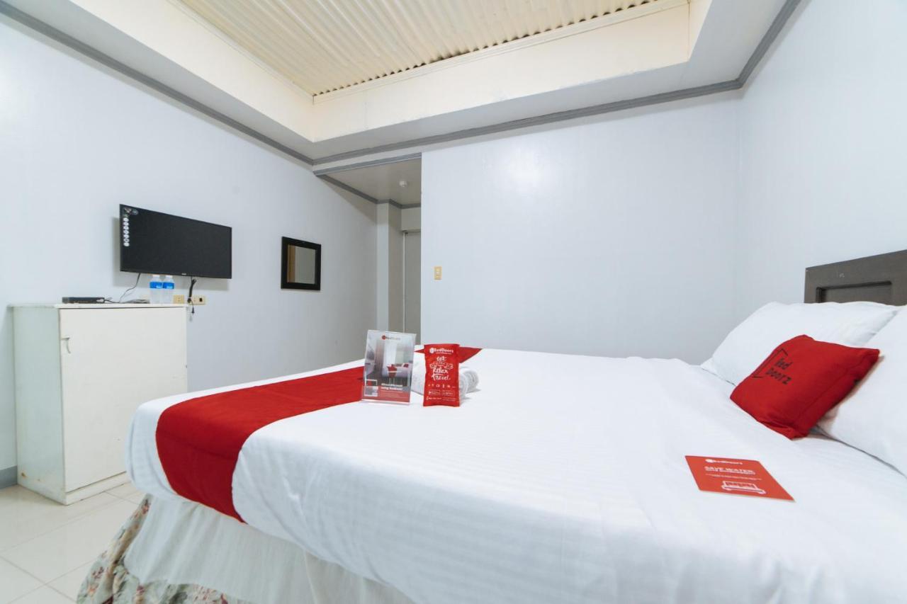 RedDoorz Plus @ Subic 2N2 Beach Resort Zambales Exterior foto