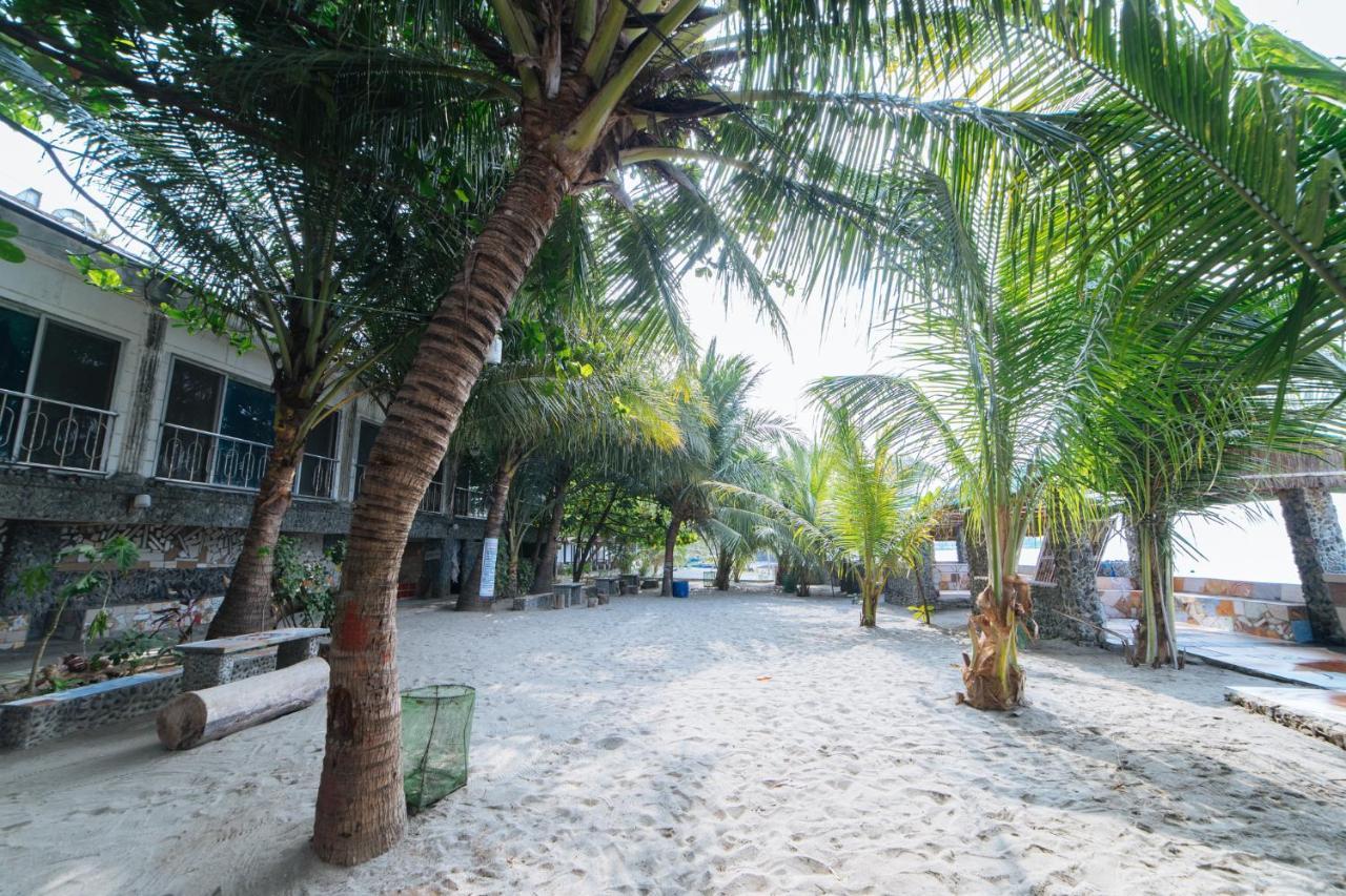 RedDoorz Plus @ Subic 2N2 Beach Resort Zambales Exterior foto